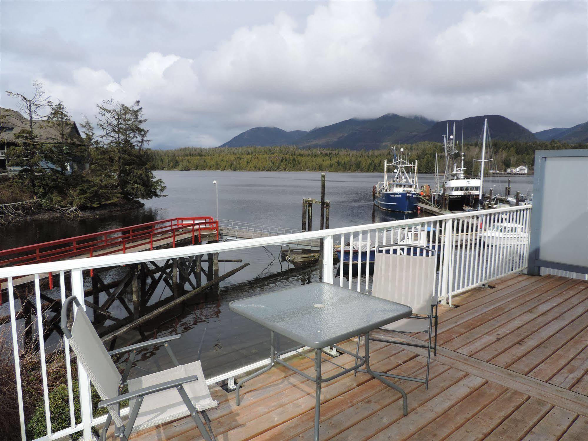 Bayshore Waterfront Inn Ucluelet Esterno foto