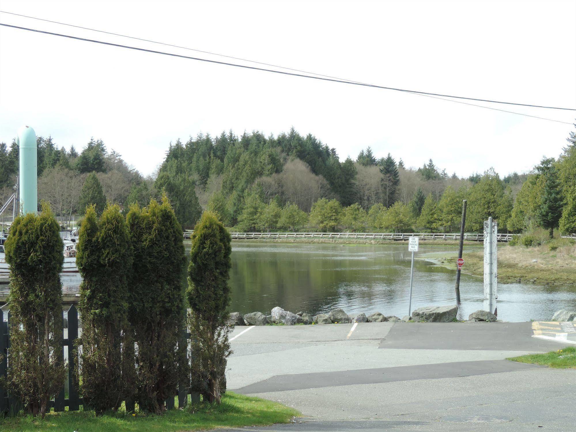 Bayshore Waterfront Inn Ucluelet Esterno foto